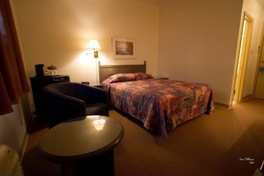 Hotel Port Aux Basques Buitenkant foto